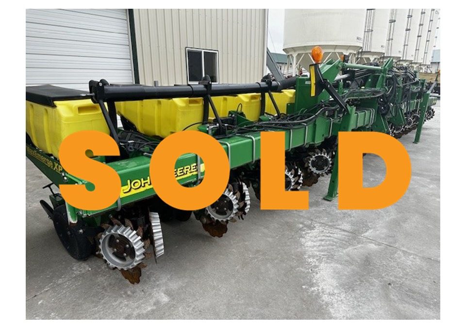 2014 John Deere 1720 12 Row 30